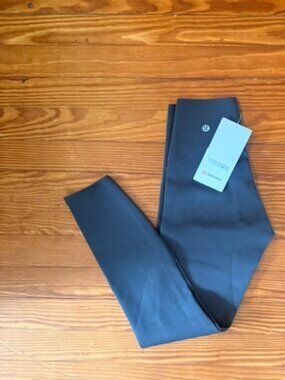 Size 4 Lululemon Glow Up HR Tight 25"